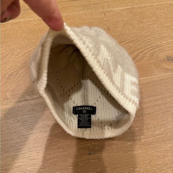 Chanel Beanie - Picture 5 of 5